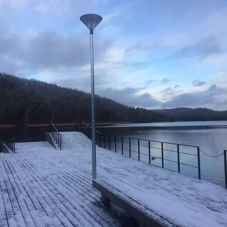 Romantika Na Jezere Lägenhet